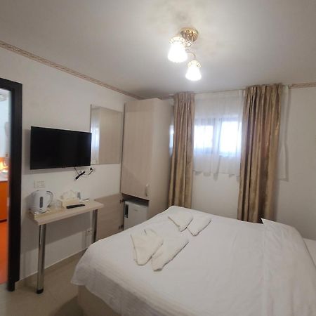 Hotel Marina 2 Bukarest Eksteriør billede