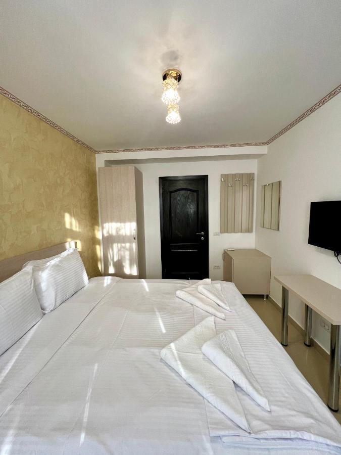 Hotel Marina 2 Bukarest Eksteriør billede