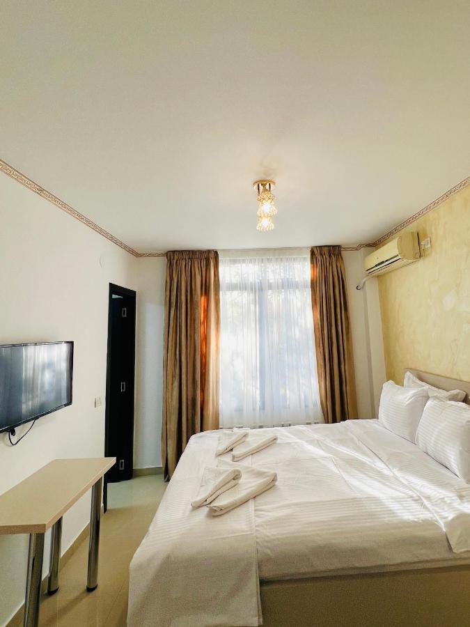 Hotel Marina 2 Bukarest Eksteriør billede