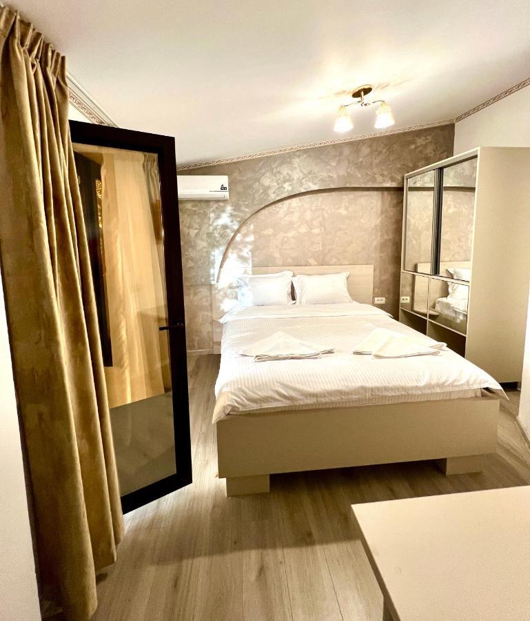 Hotel Marina 2 Bukarest Eksteriør billede