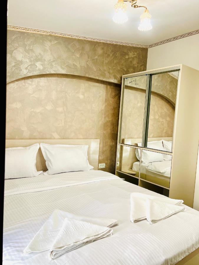 Hotel Marina 2 Bukarest Eksteriør billede
