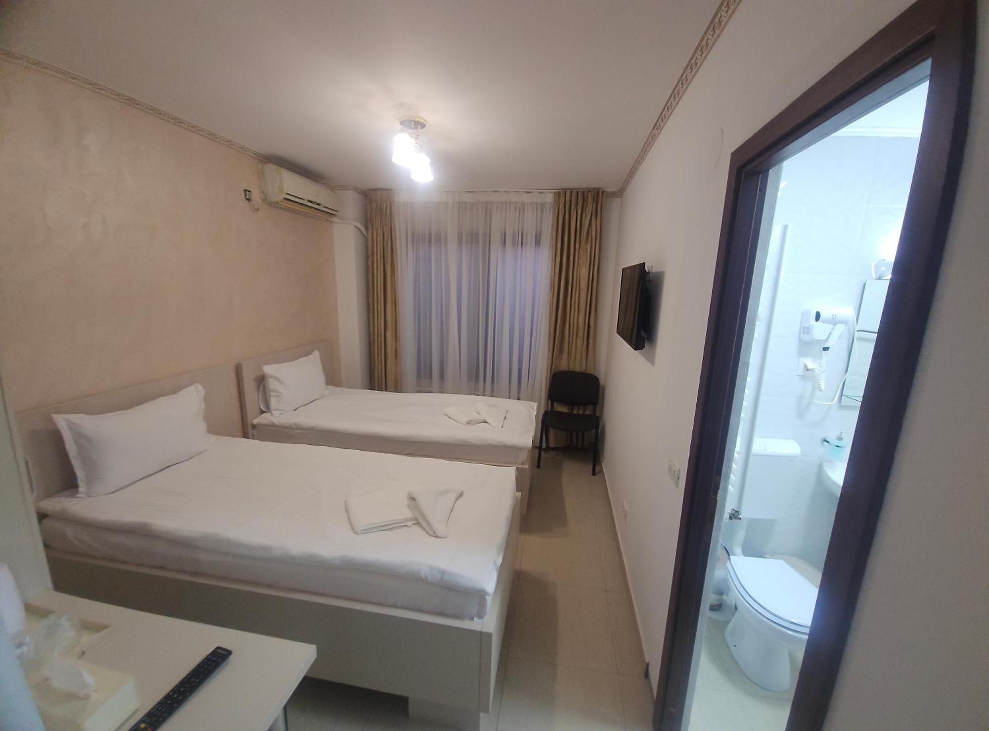 Hotel Marina 2 Bukarest Eksteriør billede